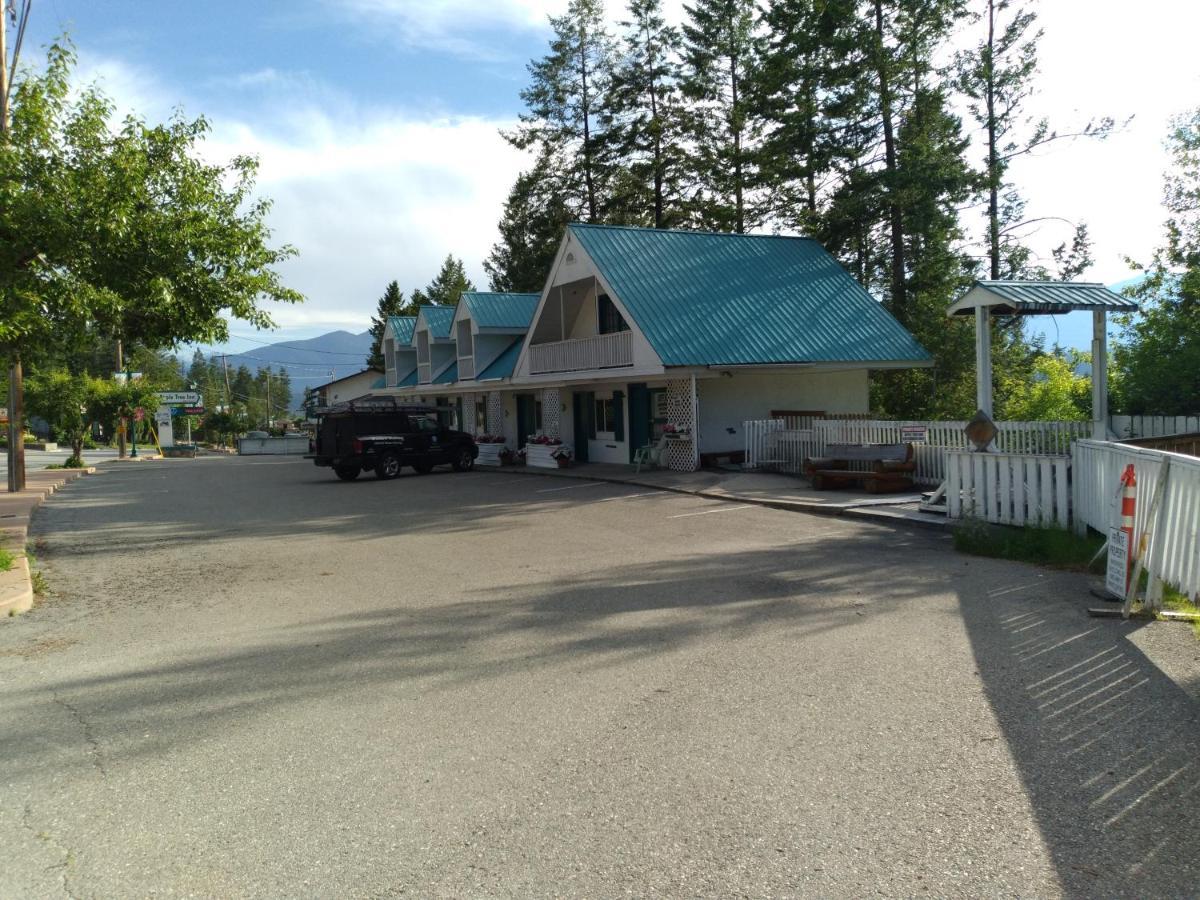 Appletree Inn Radium Hot Springs Exterior photo